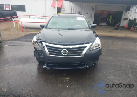 2015 Nissan Altima 2.5 S z USA, uszkodzony, nr VIN 1N4AL3AP8FC591359